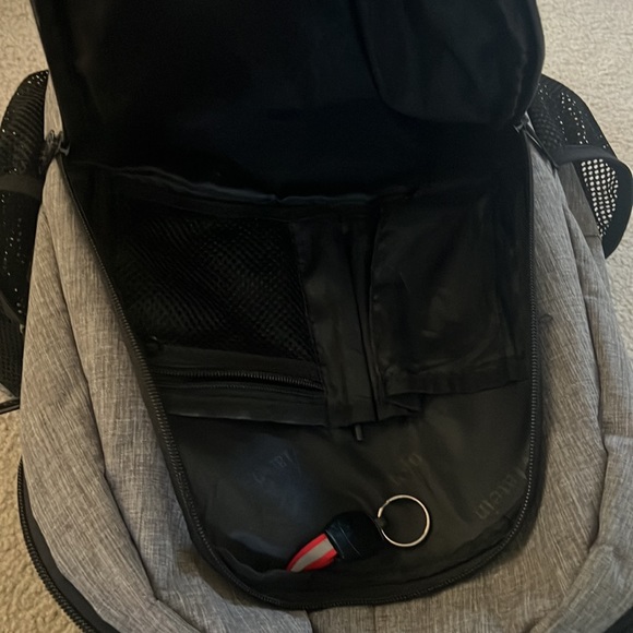 Matein Backpack - Picture 4 of 9